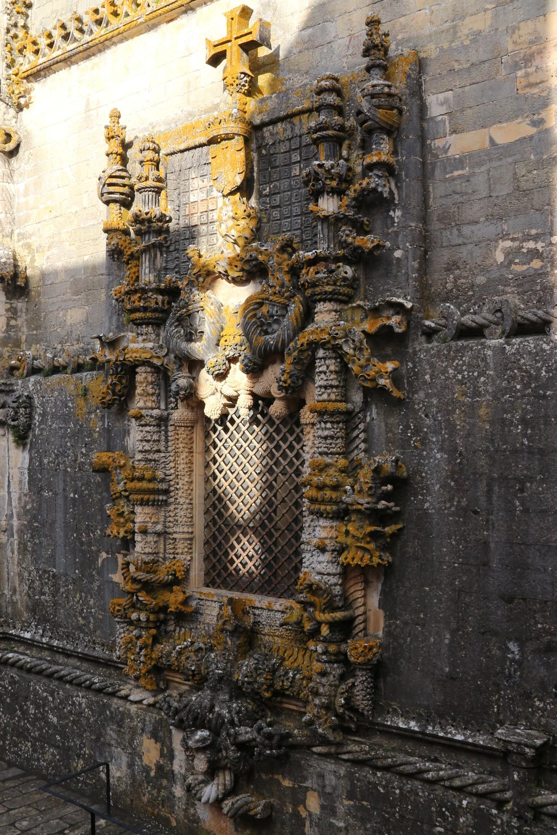 Janela do Capítulo no Convento de Cristo, muito marcante por seu estilo Manuelino